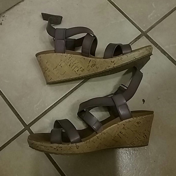 Heels - Picture 3 of 3